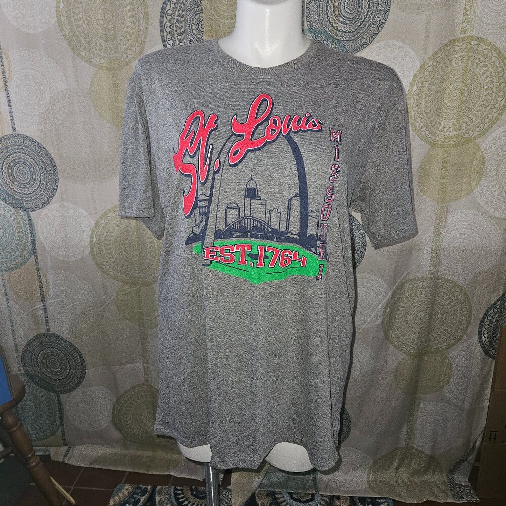 UNWORN St. Louis, MO Est. 1764 Gray Short-Sleeve Tee (XXL)